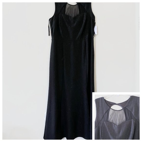 Sleeveless dress with keyhole opening - Picture 1 of 14